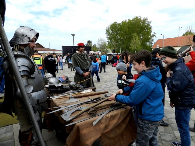 Katonai toborzás Berettyóújfaluban 20